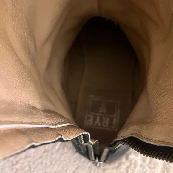 Boots ❣️Frye Black “best ever “riding boots.
Only the best riding comfort and - Picture 8 of 8